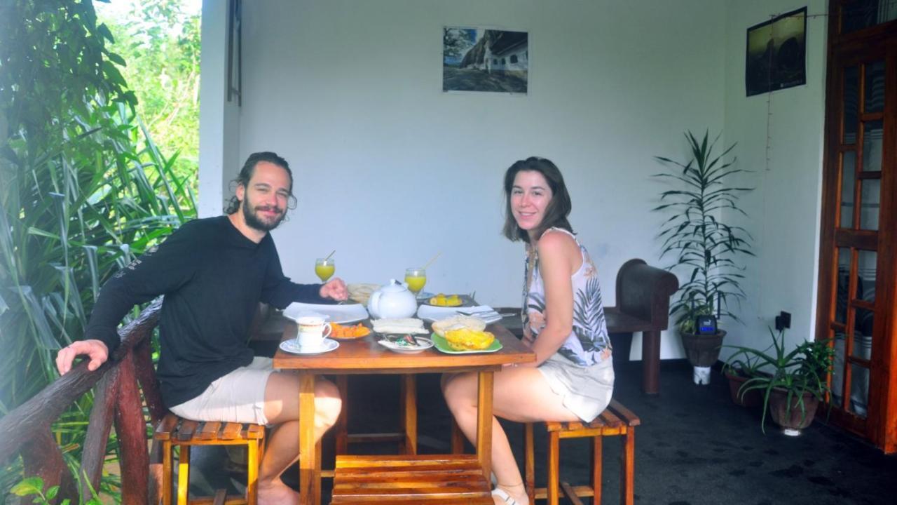 دامبولا Aloe Vera Guest House المظهر الخارجي الصورة